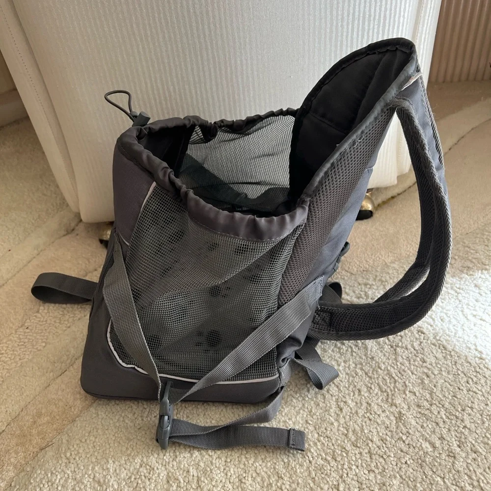 Like New Outward Hound Front Dog Carrier